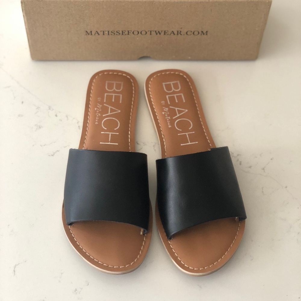 NEW. Flat black sandal. Matisse. Woman’s size 9.